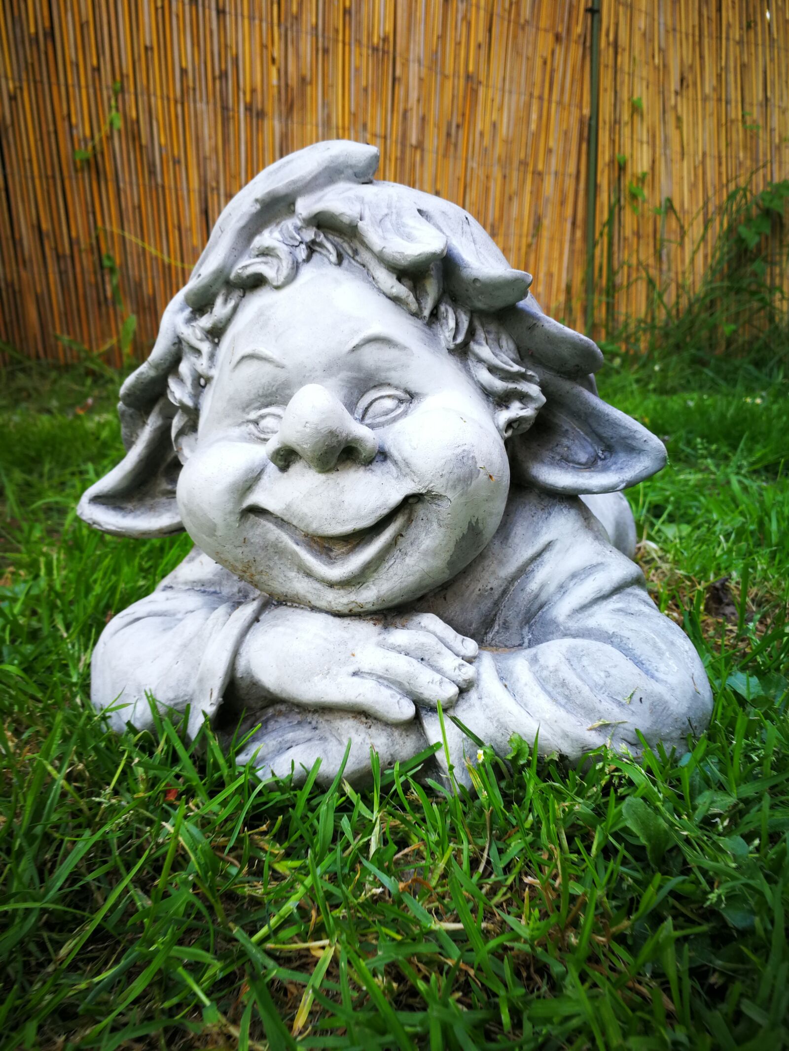 HUAWEI Mate 9 sample photo. Garden, sculpture, imp photography