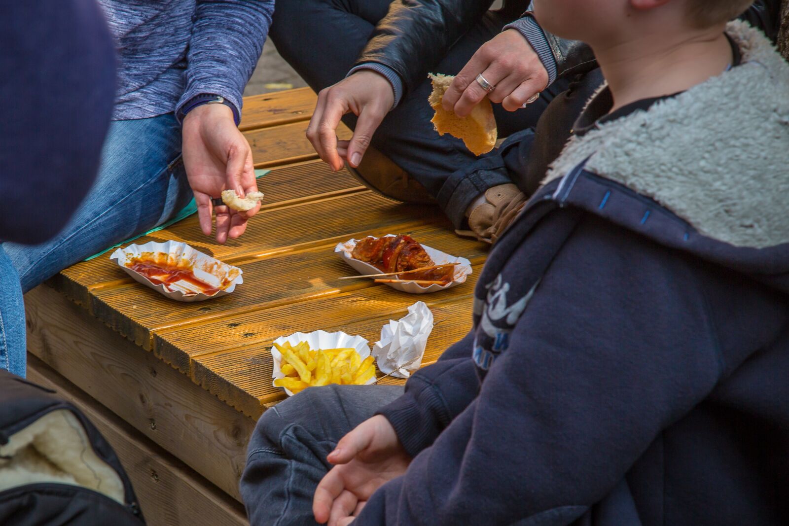 Canon EF 24-105mm F4L IS USM sample photo. French, currywurst, fast food photography