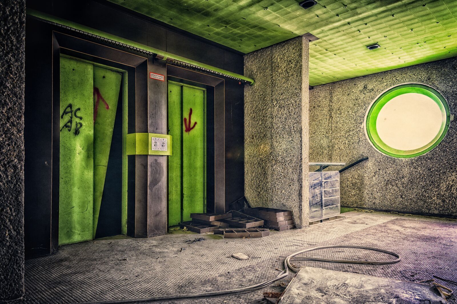 Nikon Z6 sample photo. Elevator, door, old photography
