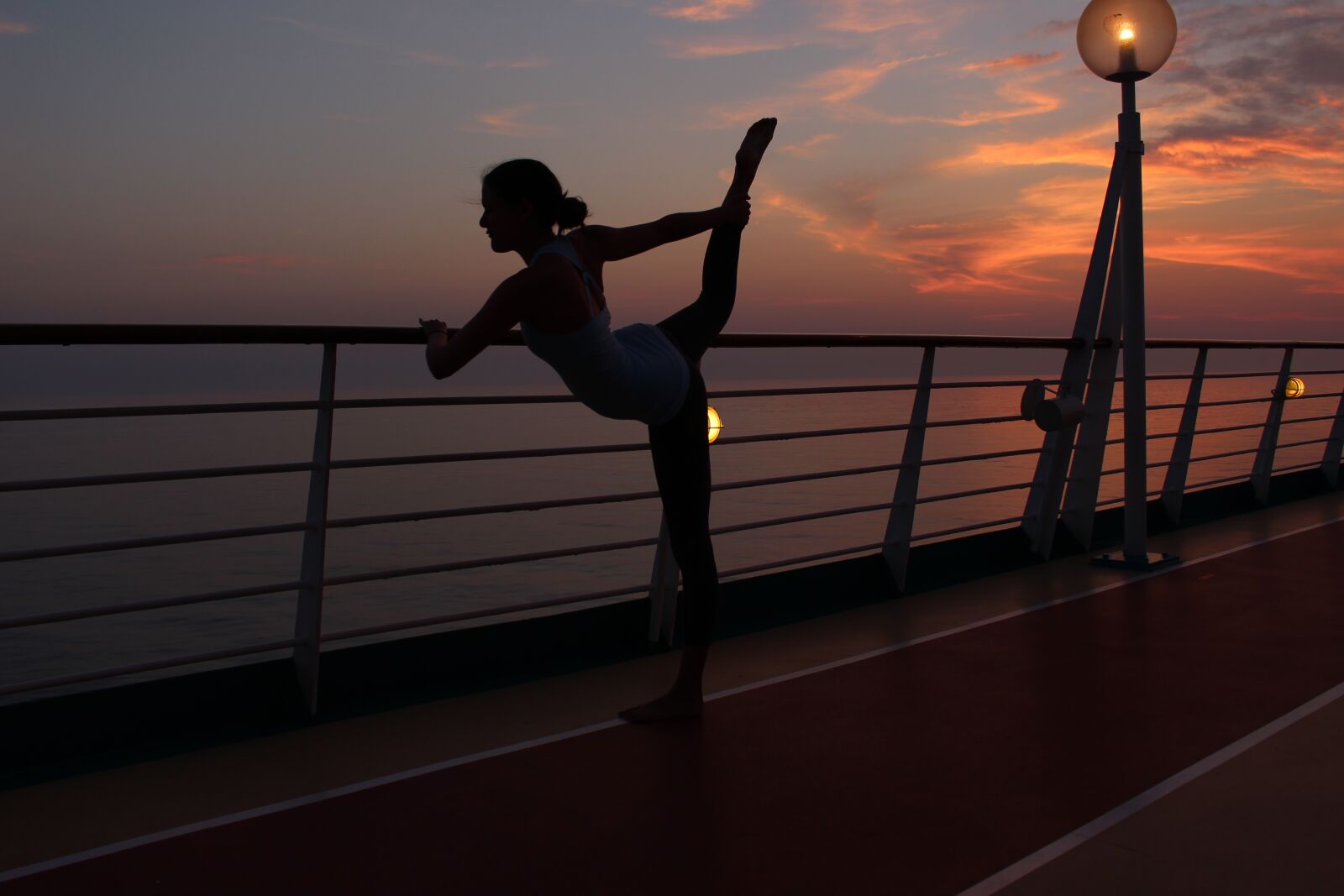 Canon EOS 100D (EOS Rebel SL1 / EOS Kiss X7) sample photo. Yoga, night, meditation photography