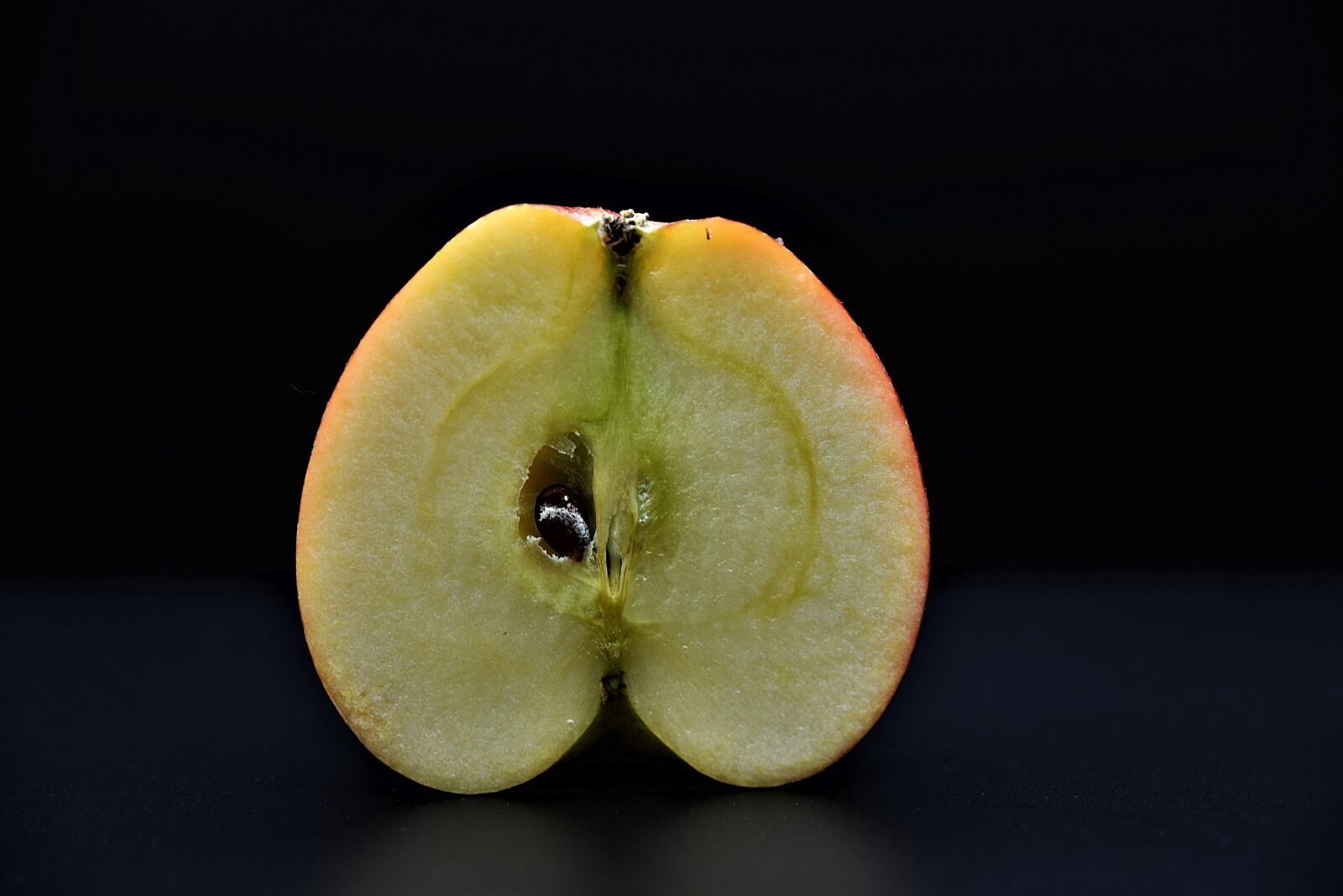 Nikon D750 sample photo. Apple, cut in half photography