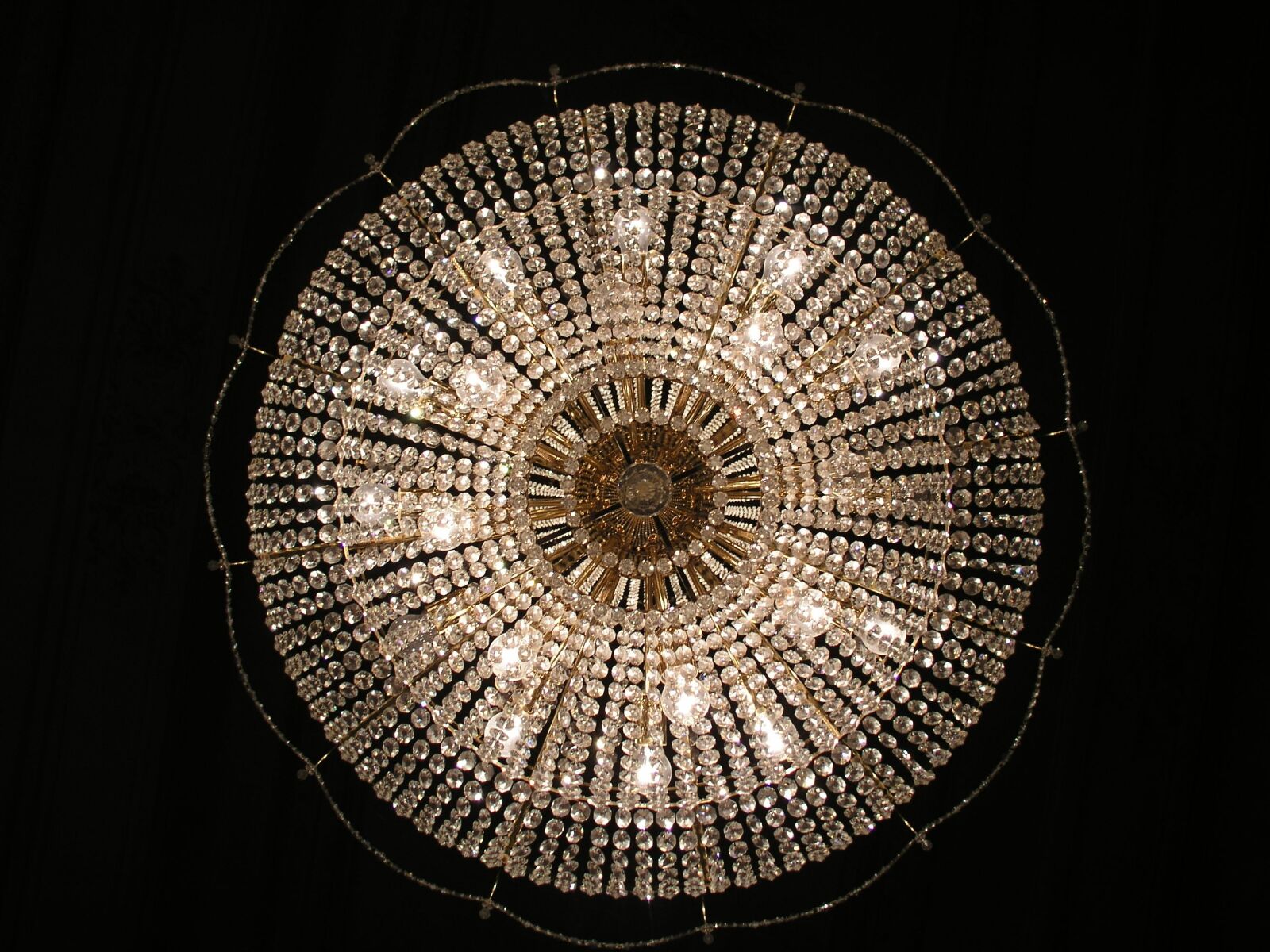 Olympus C5050Z sample photo. Luster, lighting, rotunda photography