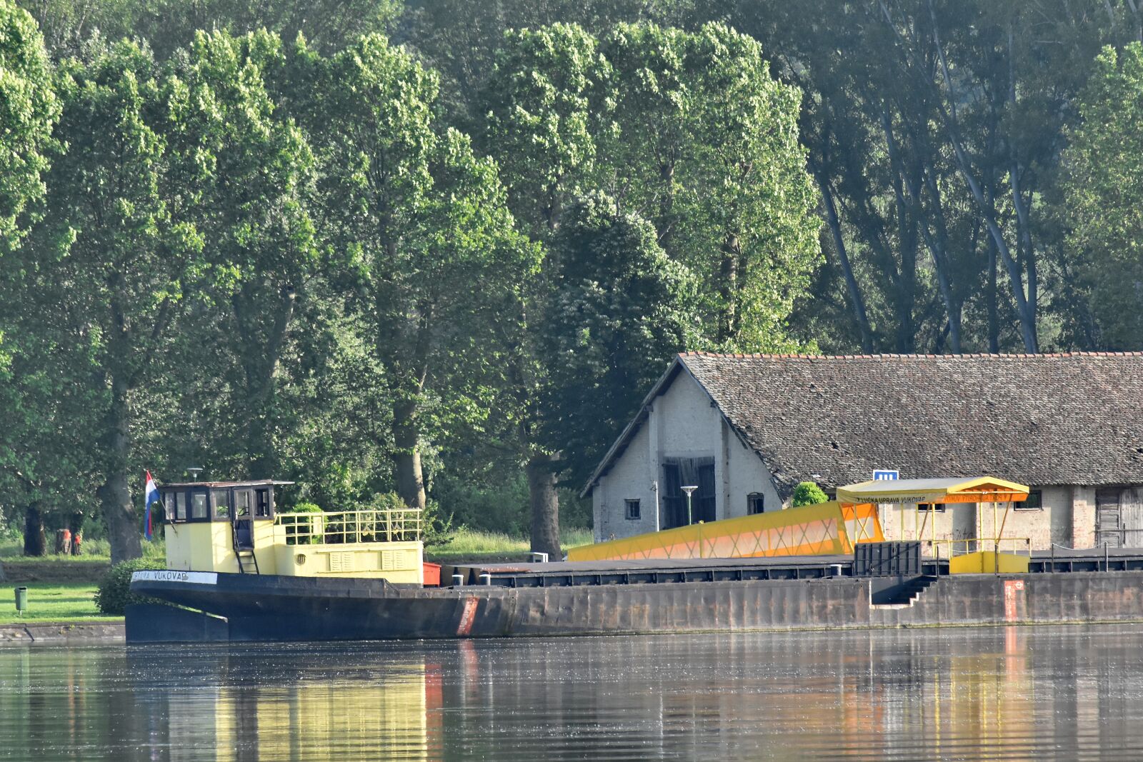 Nikon D5500 sample photo. Barge, coastline, danube, forest photography