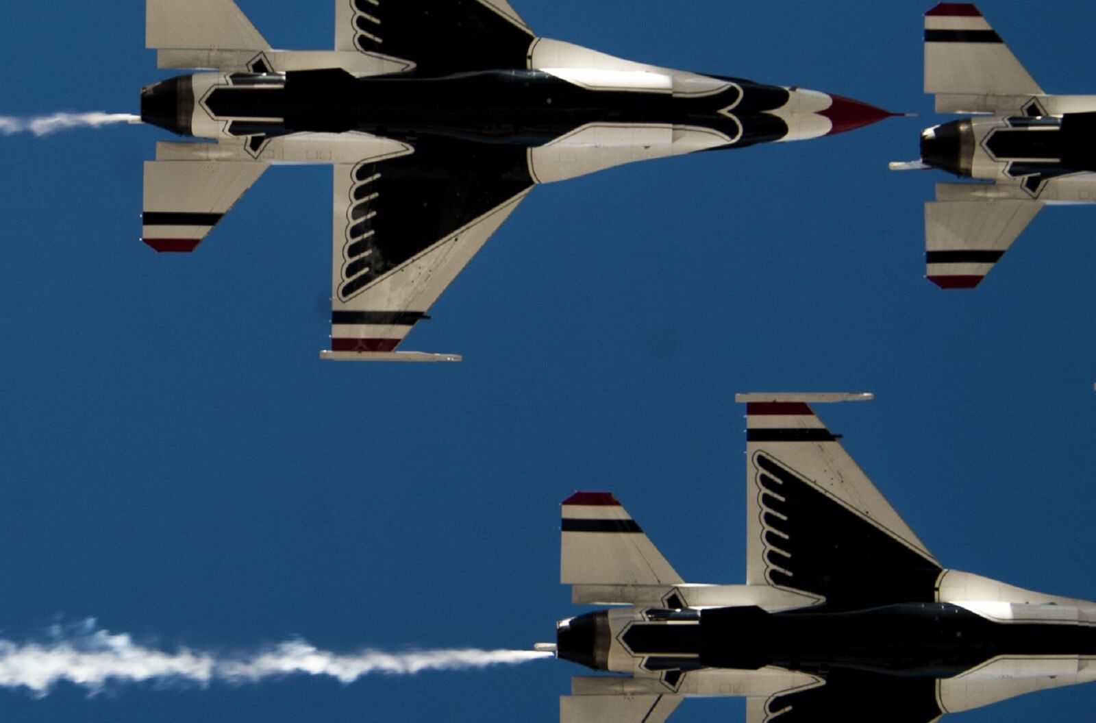 Nikon D3 sample photo. Air show, thunderbirds, military photography