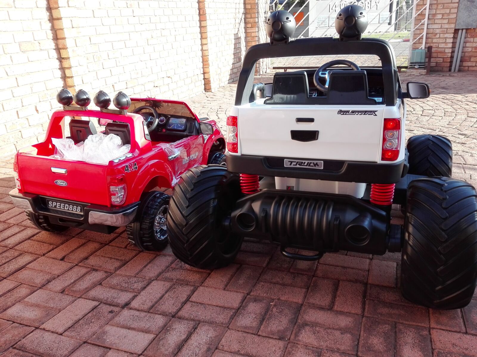 HUAWEI P8 Lite sample photo. Kids, car, toy photography