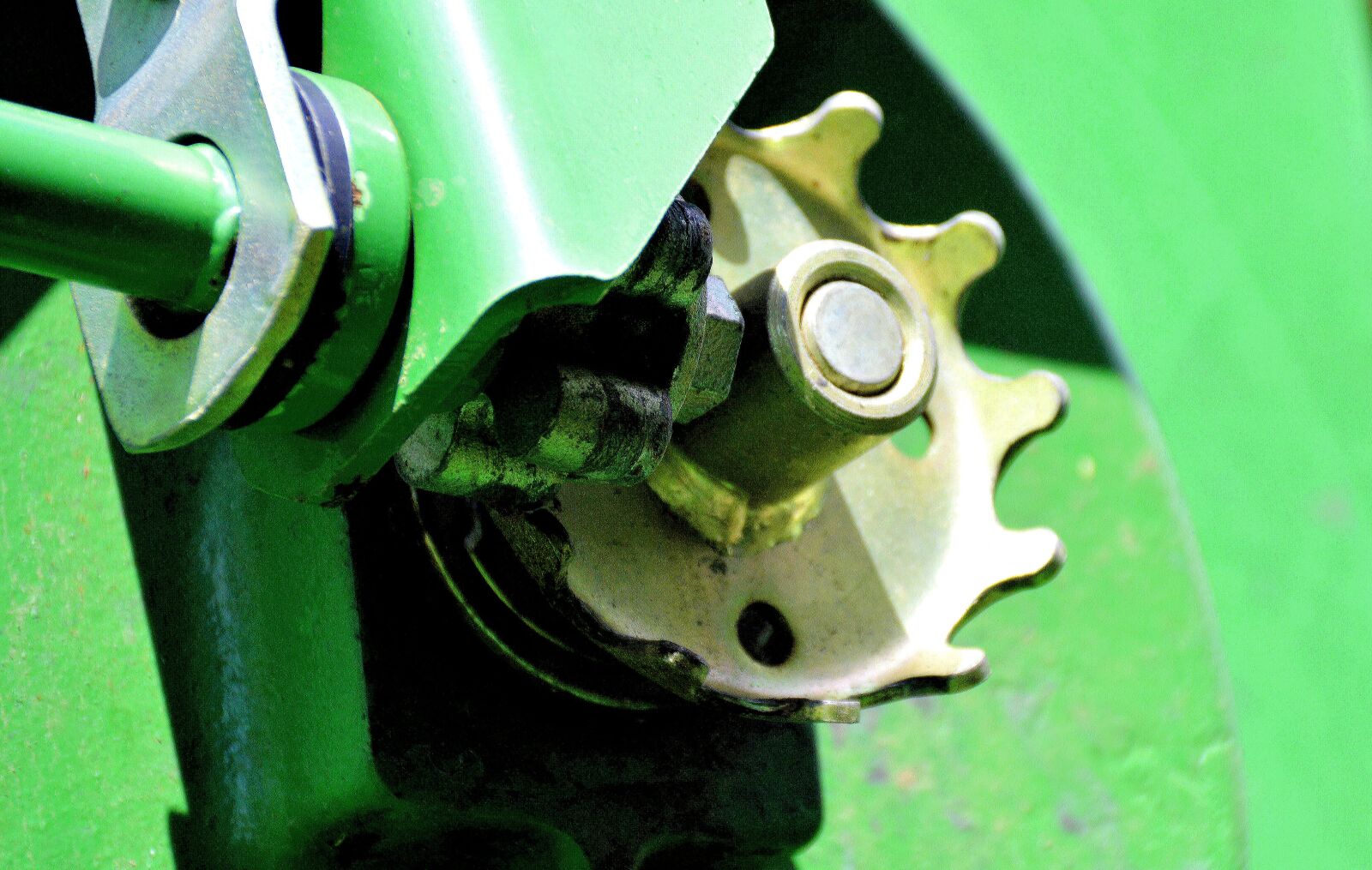 Nikon D3200 sample photo. Agricultural machine, screw, fixing photography