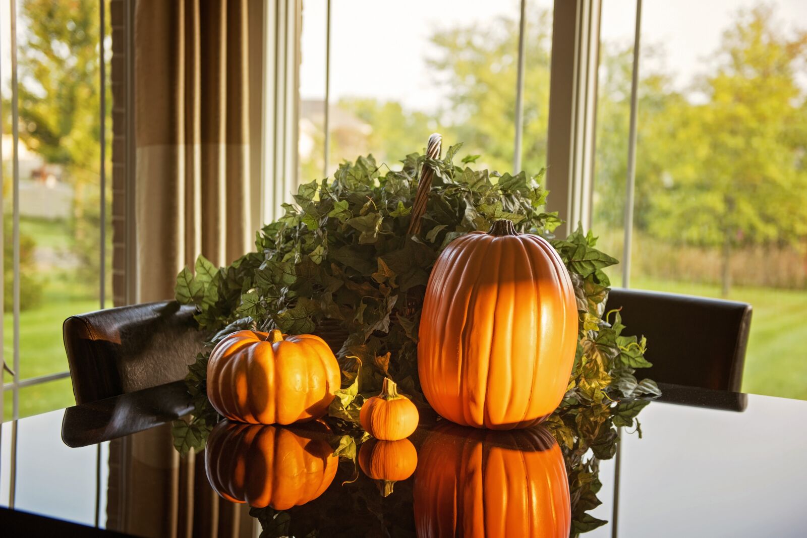 Nikon D810 sample photo. Pumpkins, fall, table photography