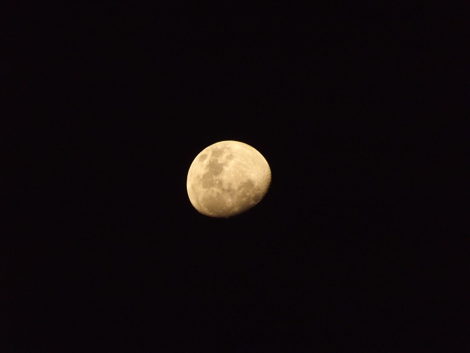 Fujifilm FinePix S3300 sample photo. Moon, night, dark photography