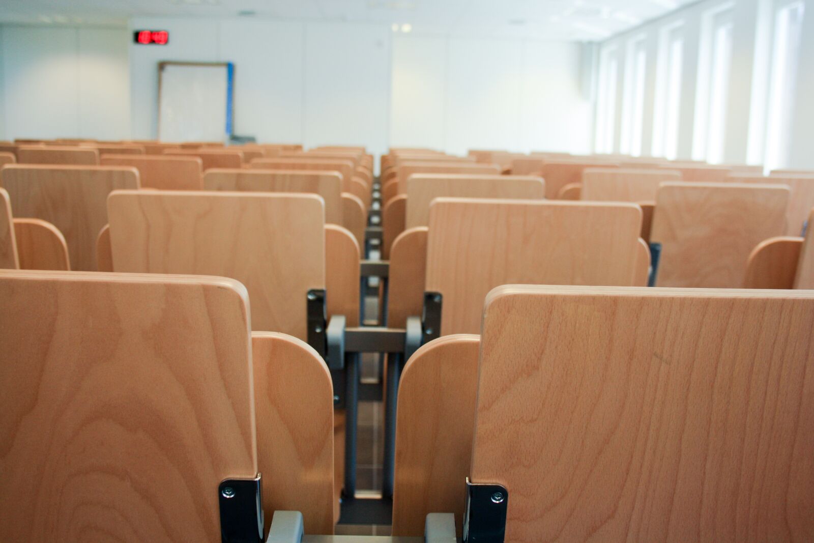 Canon EF-S 18-55mm F3.5-5.6 II sample photo. Classroom, sofas, chairs photography