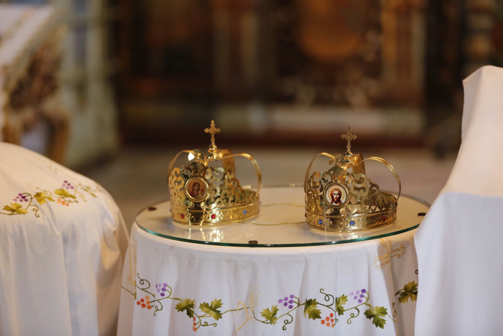 Canon EOS 5D Mark III sample photo. Ceremony, christianity, church, crown photography