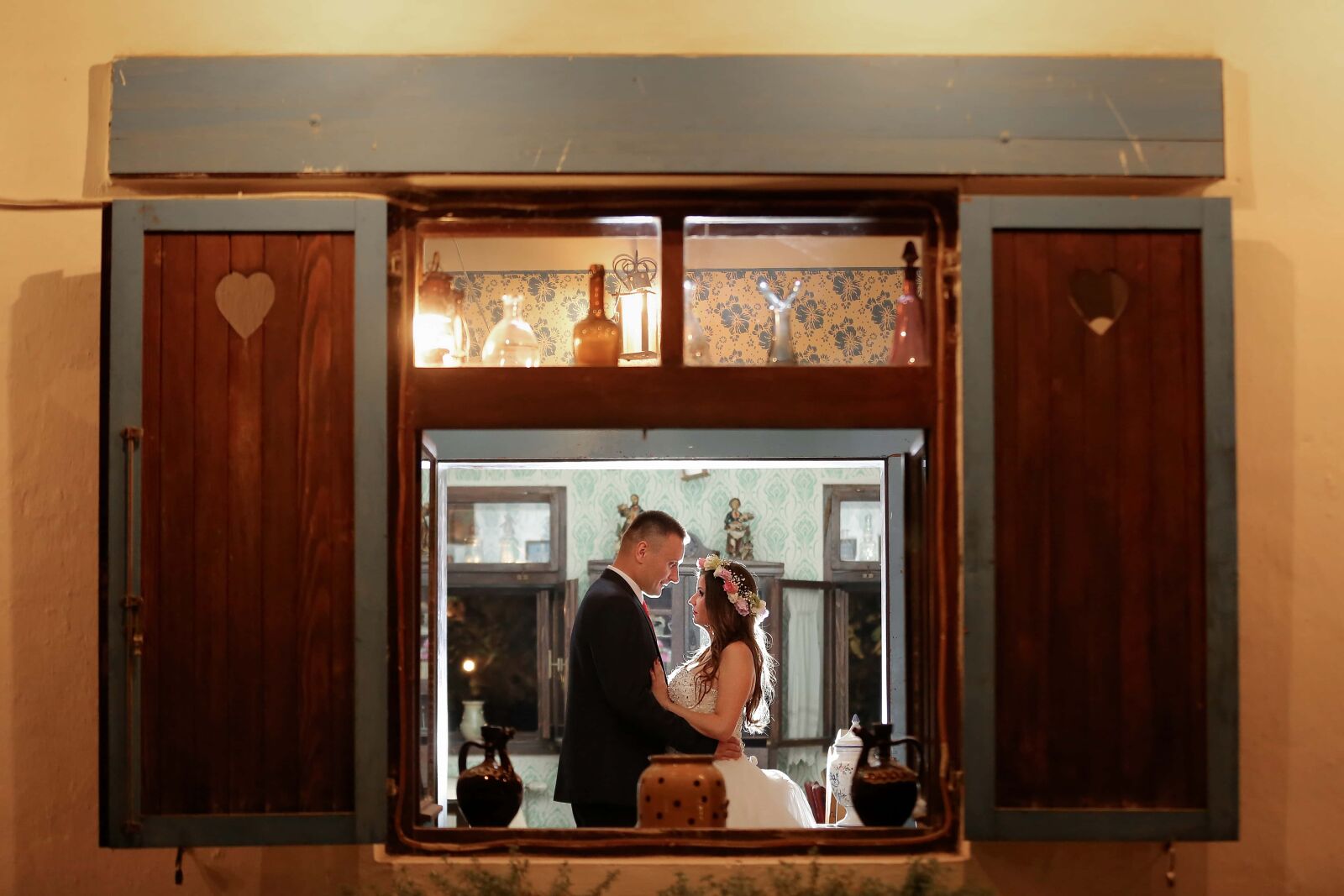 Canon EOS 5D Mark III sample photo. Groom, bride, nostalgia, window photography