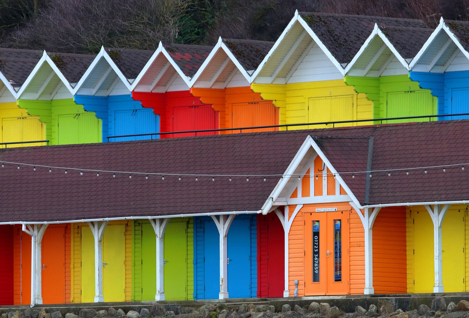 Canon EOS 80D + Canon EF 70-300mm F4-5.6 IS USM sample photo. Bathing huts, rainbow, scarborough photography