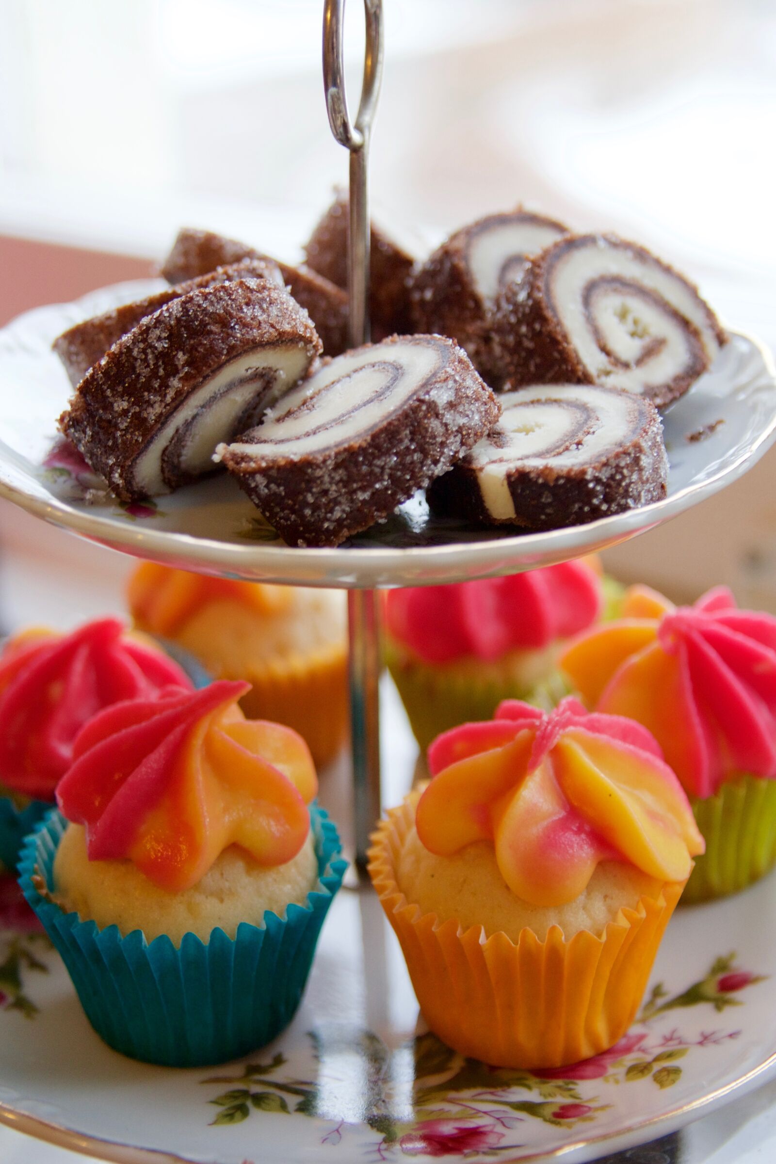 Canon EOS 60D sample photo. Cupcake, miniature food, pastry photography