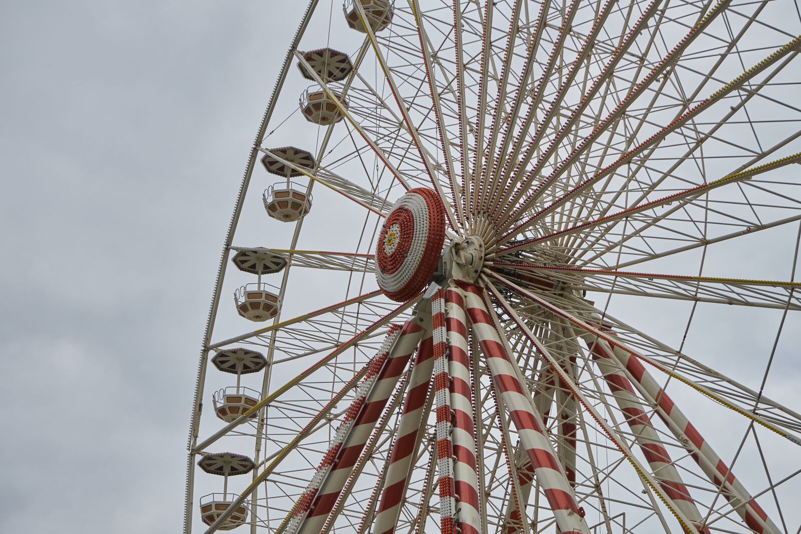 Sony a7 sample photo. Manege, ferris wheel, height photography