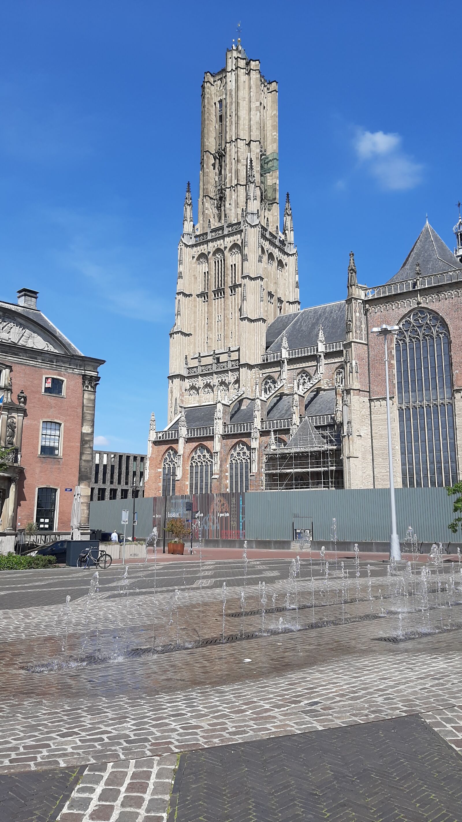 Samsung Galaxy A50 sample photo. Arnhem, sint-eusebiuskerk, market photography