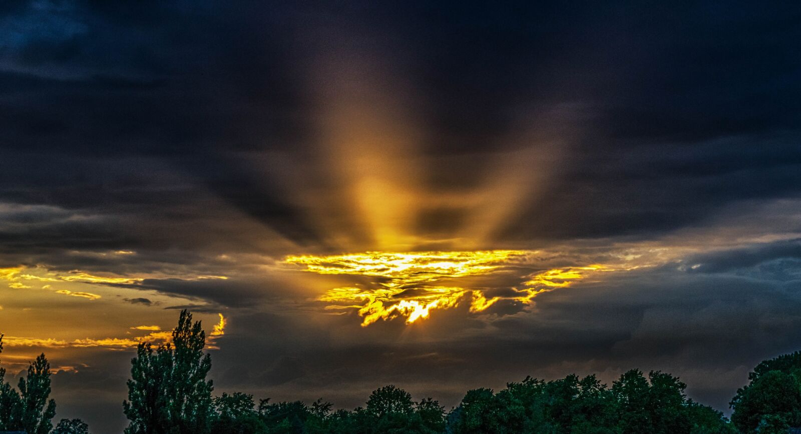 Nikon D3300 sample photo. Sun, evening, rays photography