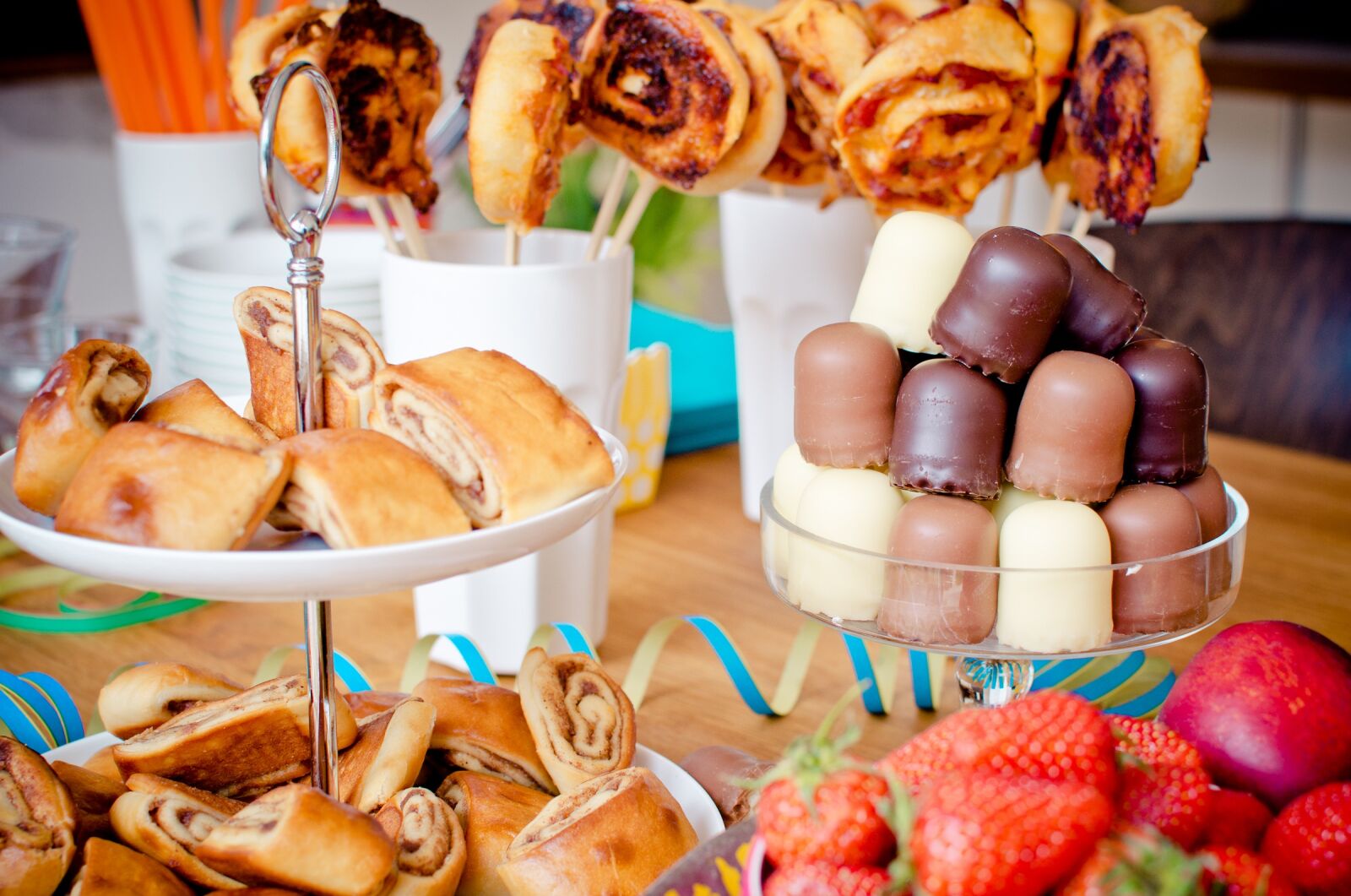 Nikon D7100 sample photo. Party, sweetness, buffet photography