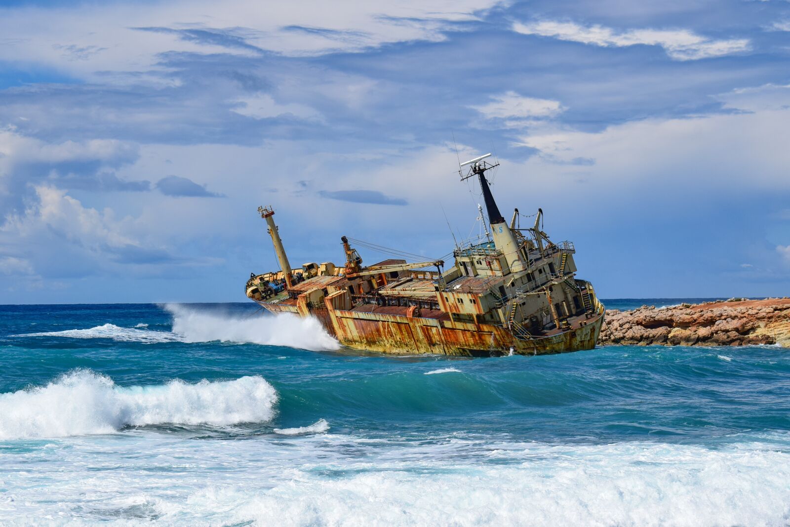Nikon D3300 sample photo. Shipwreck, sea, clouds photography