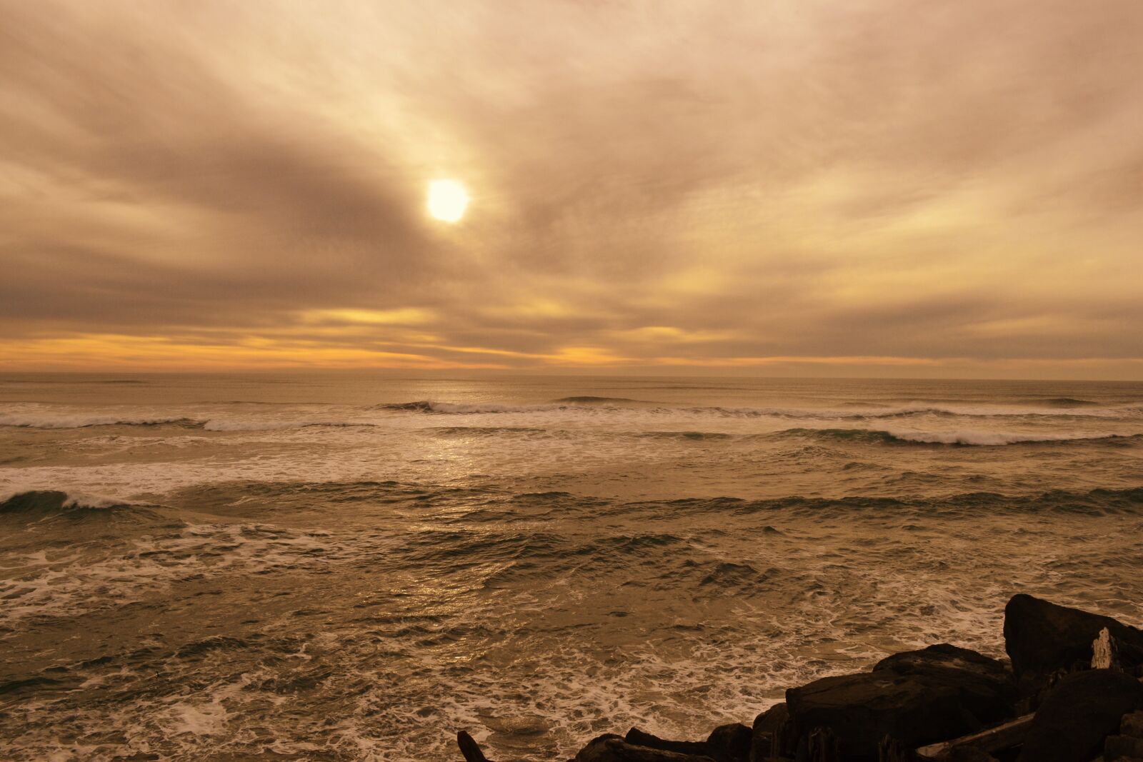 Nikon D3100 sample photo. Sun, beach, rocks photography