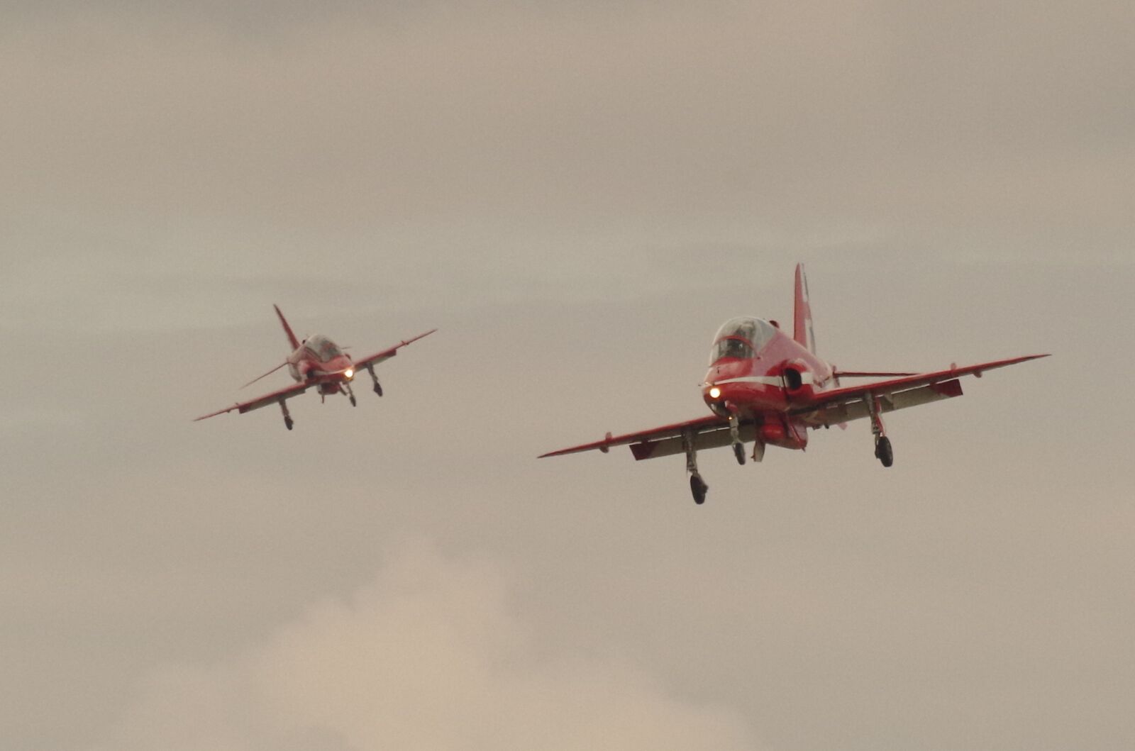 Pentax K-30 sample photo. Jets, aircraft, red arrows photography