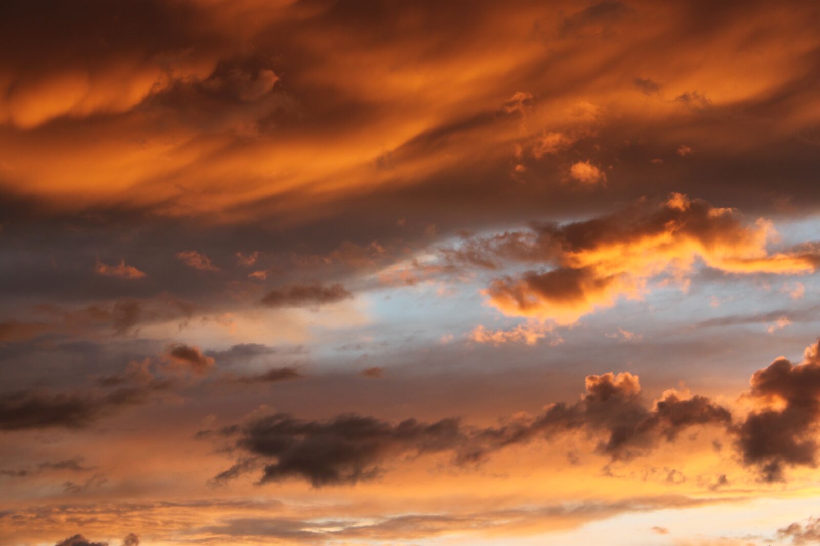 Canon EOS 500D (EOS Rebel T1i / EOS Kiss X3) sample photo. Clouds, sunset, thunderstorm photography