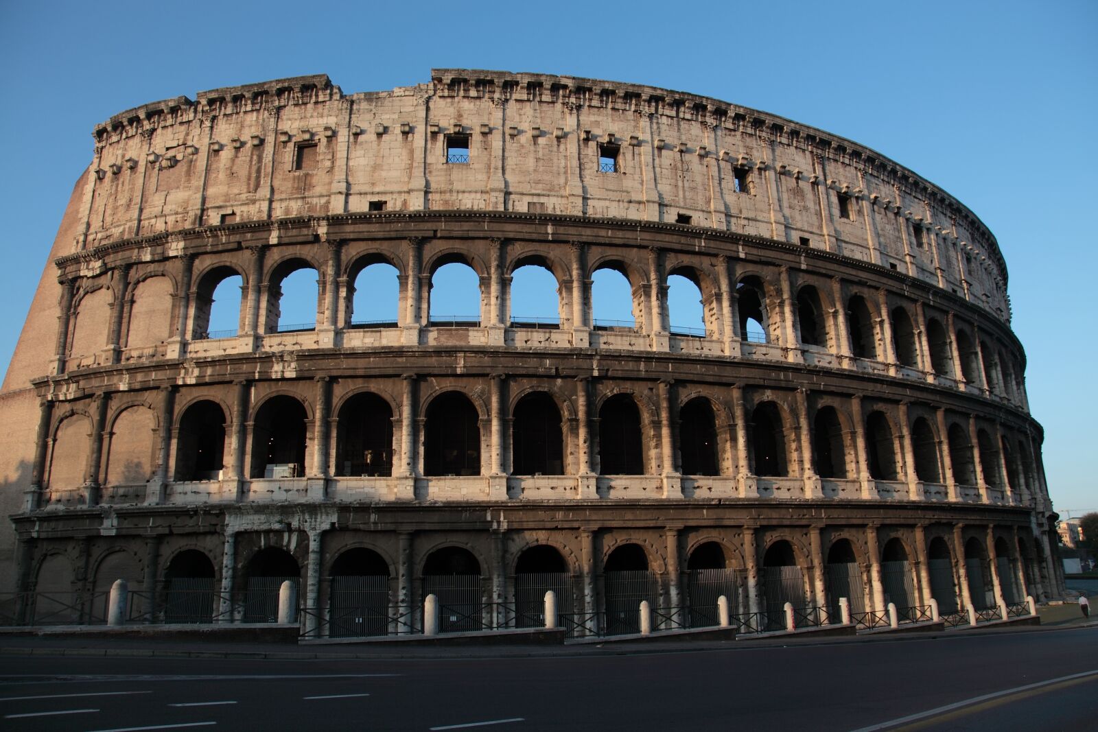 Canon EOS 5D Mark II sample photo. Rome, colosseum, italy photography