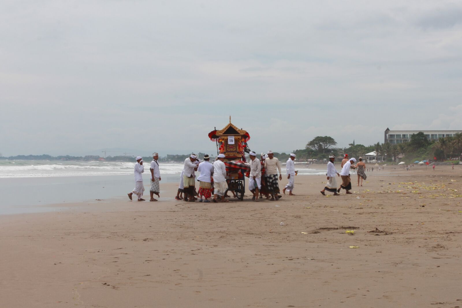 Canon EOS 60D + Canon EF 17-40mm F4L USM sample photo. Balinese, ceremonial, bali photography
