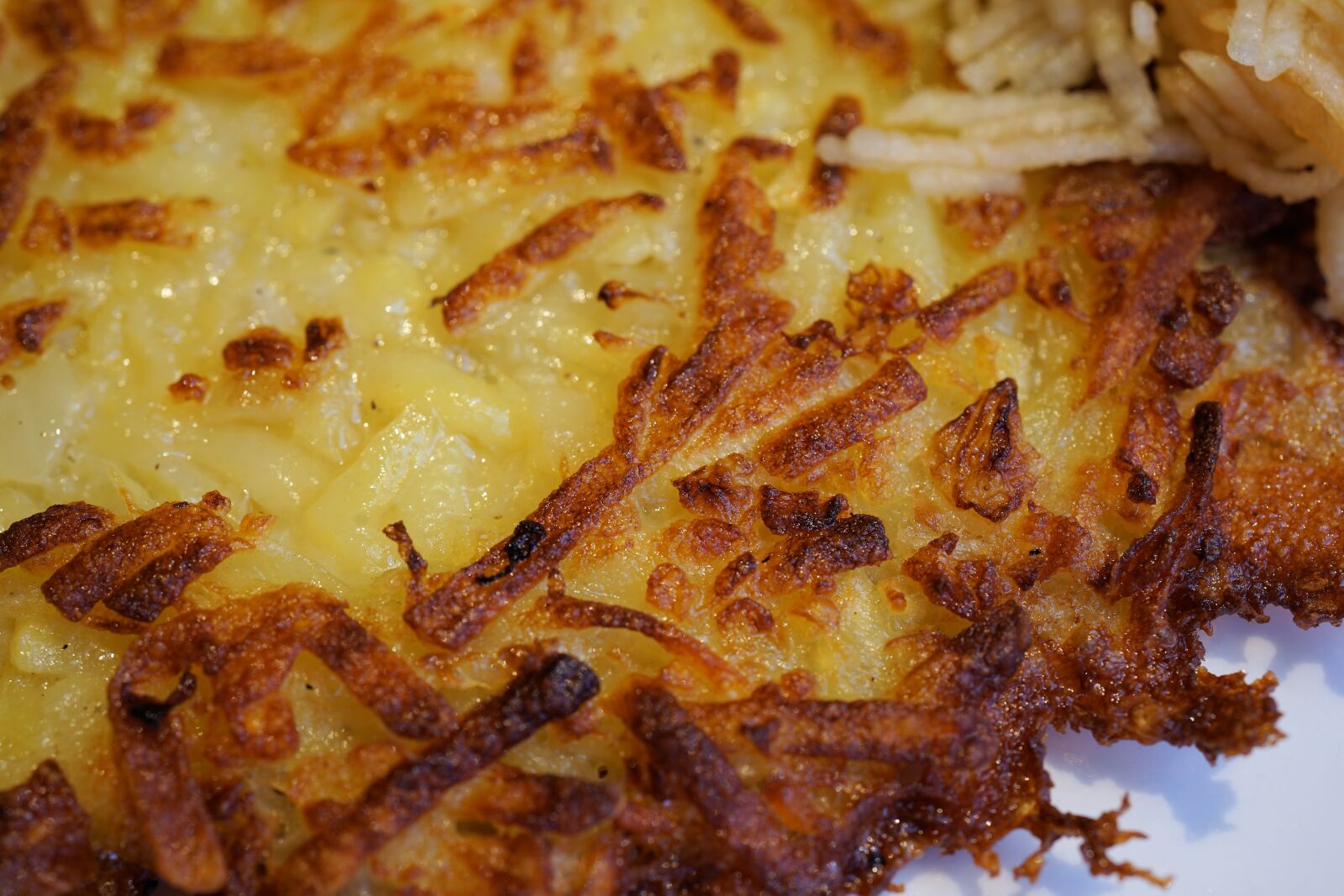 Sony FE 50mm F2.8 Macro sample photo. Kartoffelpuffer, potatoes, pancake photography