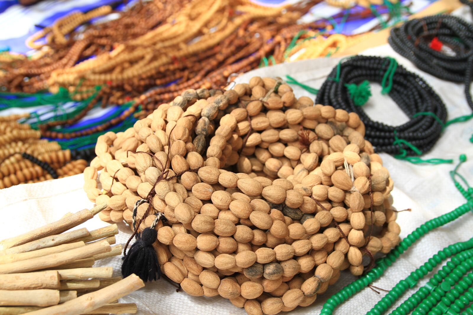 Canon EOS 7D sample photo. Beads, masbaha, arab photography