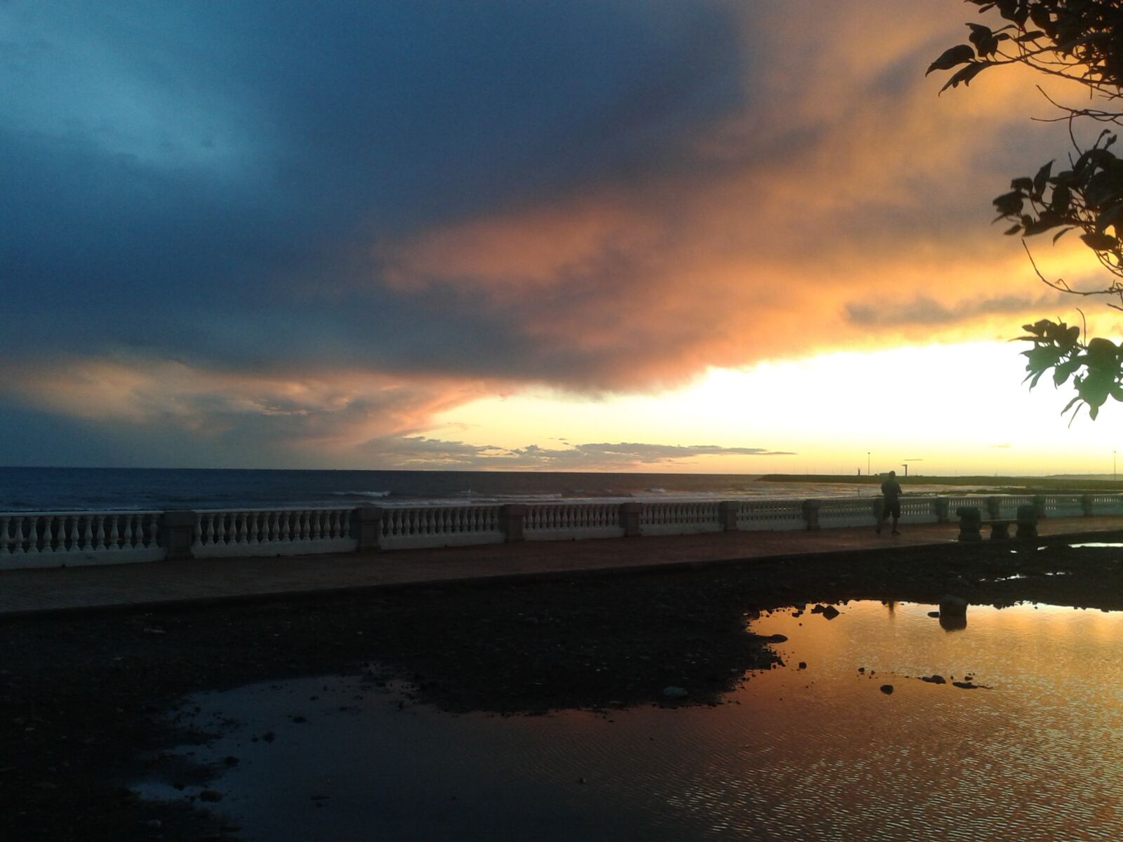 Samsung Galaxy S Advance sample photo. Sunset, sea, sunset colors photography