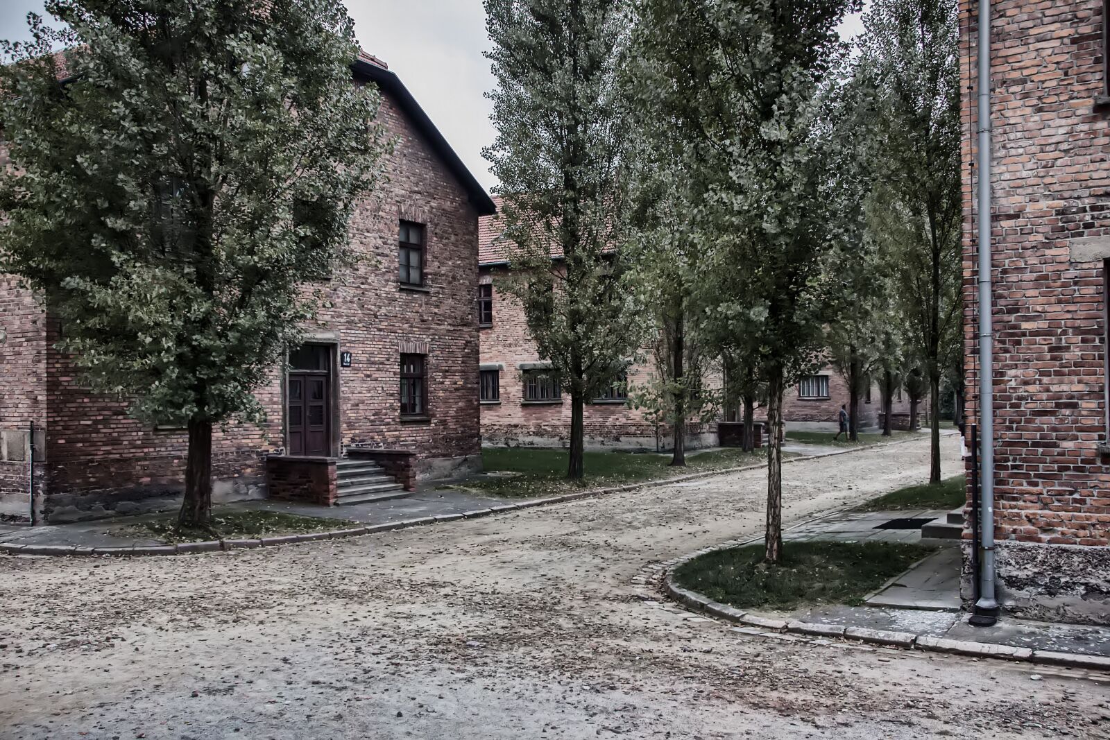 Canon EOS 600D (Rebel EOS T3i / EOS Kiss X5) sample photo. Auschwitz i, auschwitz, poland photography