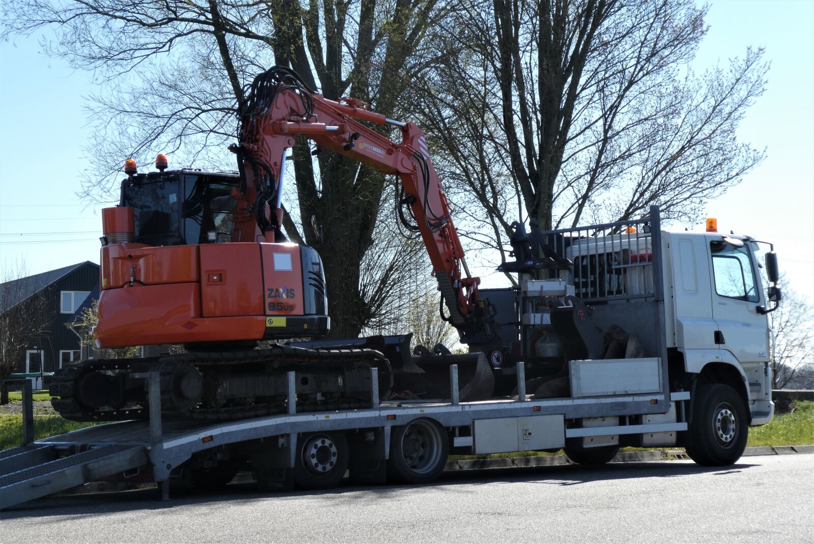 Panasonic Lumix DC-ZS70 (Lumix DC-TZ90) sample photo. Faucet, truck, vehicles photography