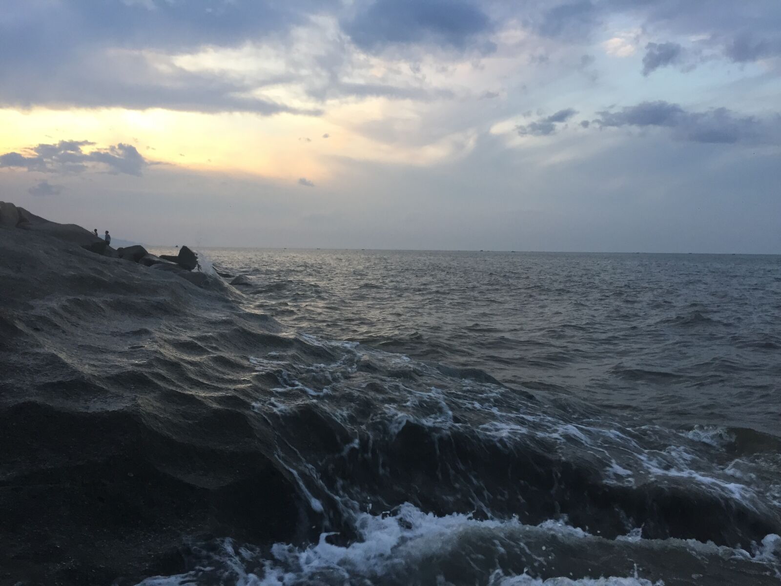 iPhone 6 back camera 4.15mm f/2.2 sample photo. Sea, vietnames, traval photography