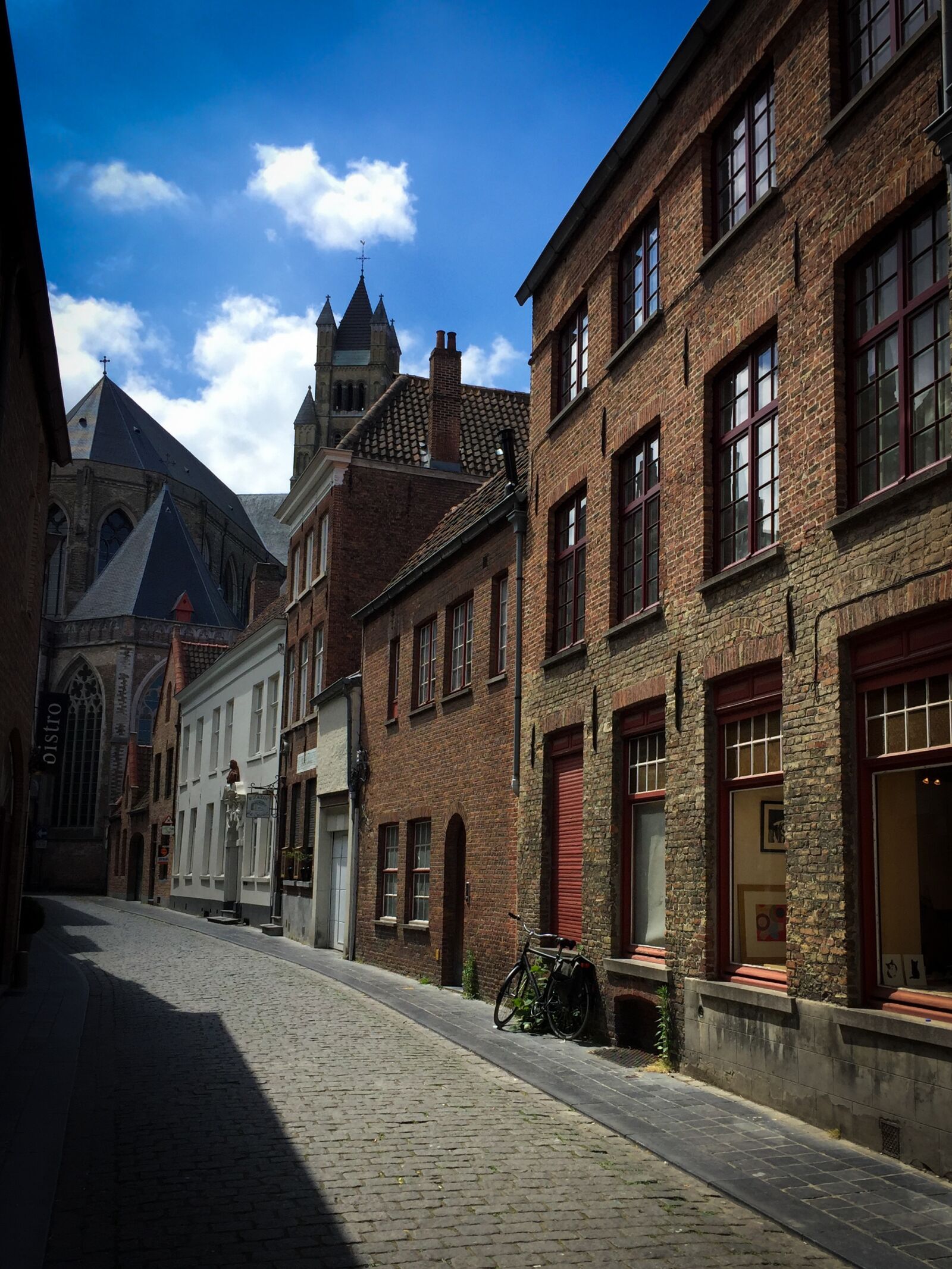 Apple iPhone 6 sample photo. Holiday, street, old photography
