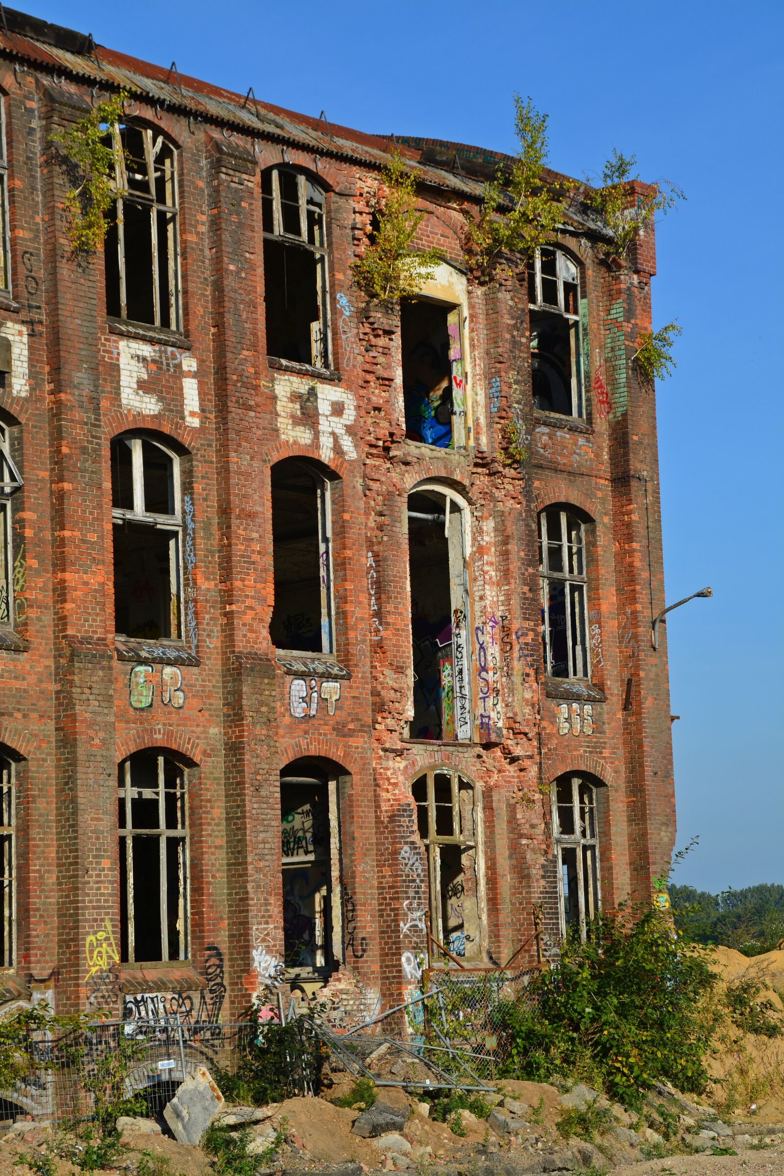 Nikon D5200 sample photo. Lost places, factory, industrial photography