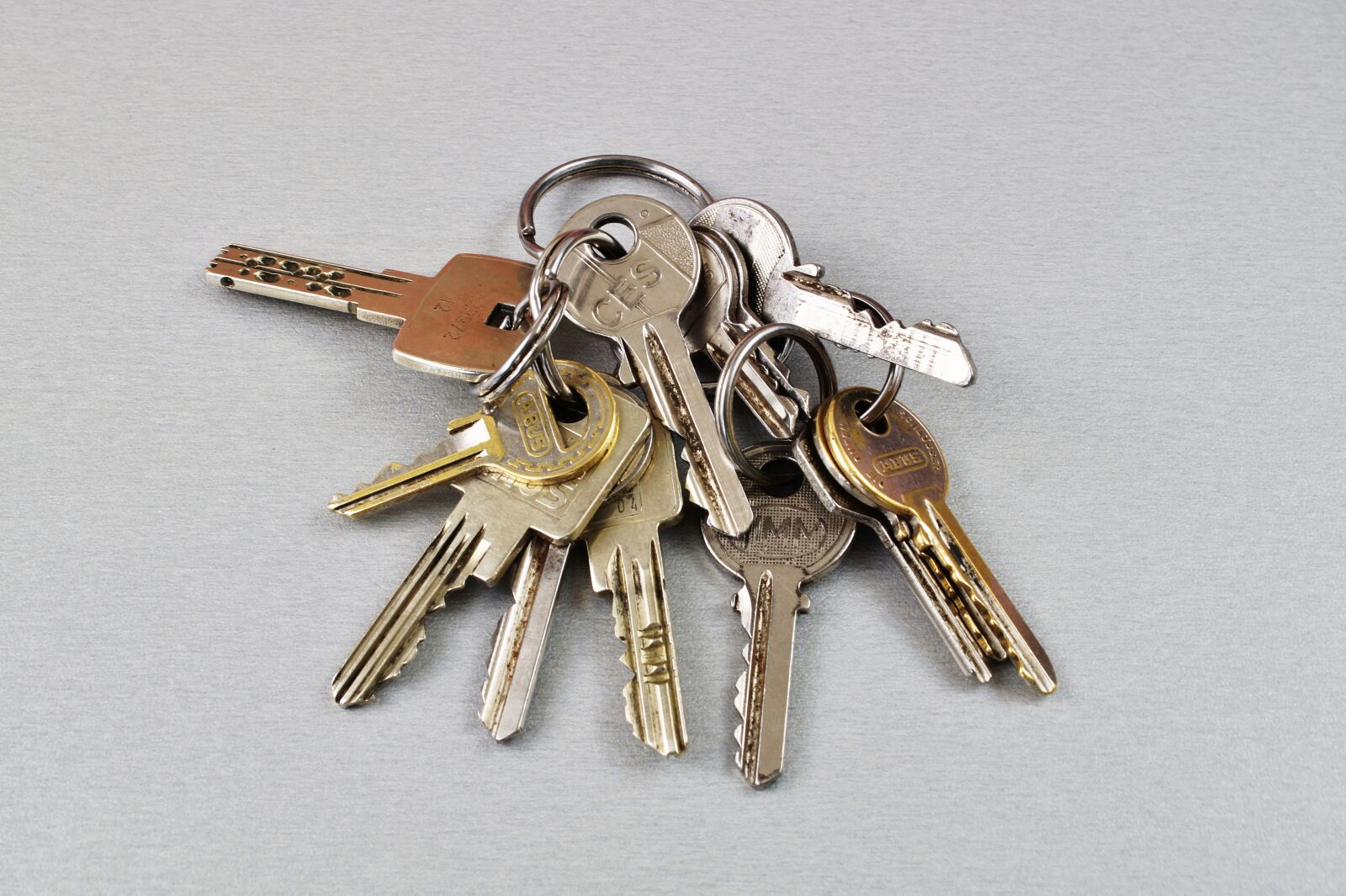 Sony DT 18-70mm F3.5-5.6 sample photo. Key, keychain, door key photography