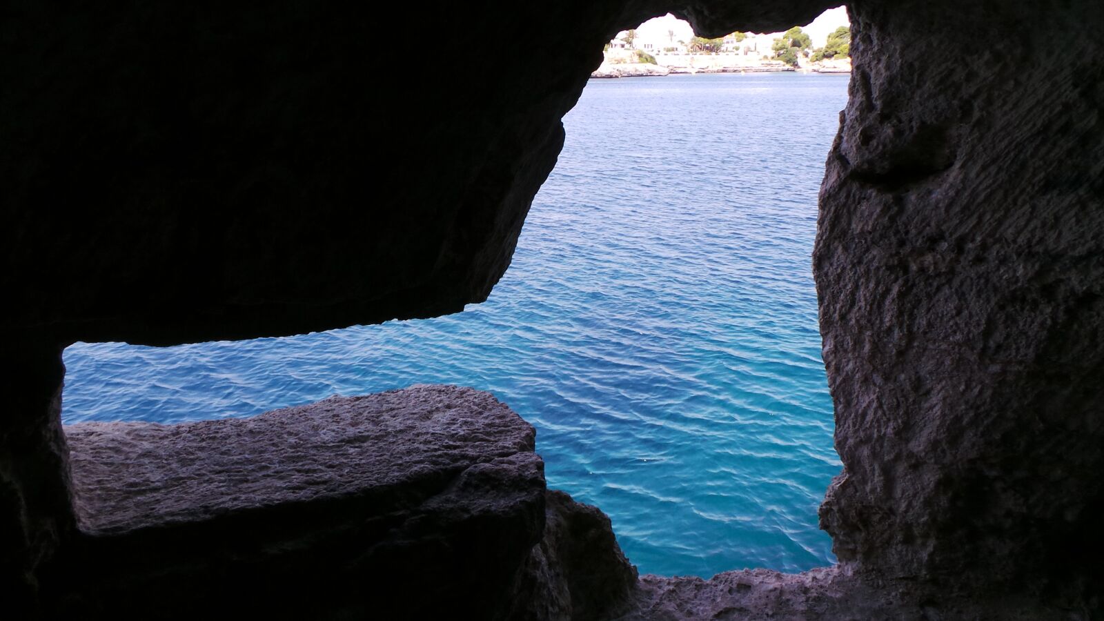 Samsung Galaxy Camera (Wi-Fi) sample photo. Sea, cave, rock photography