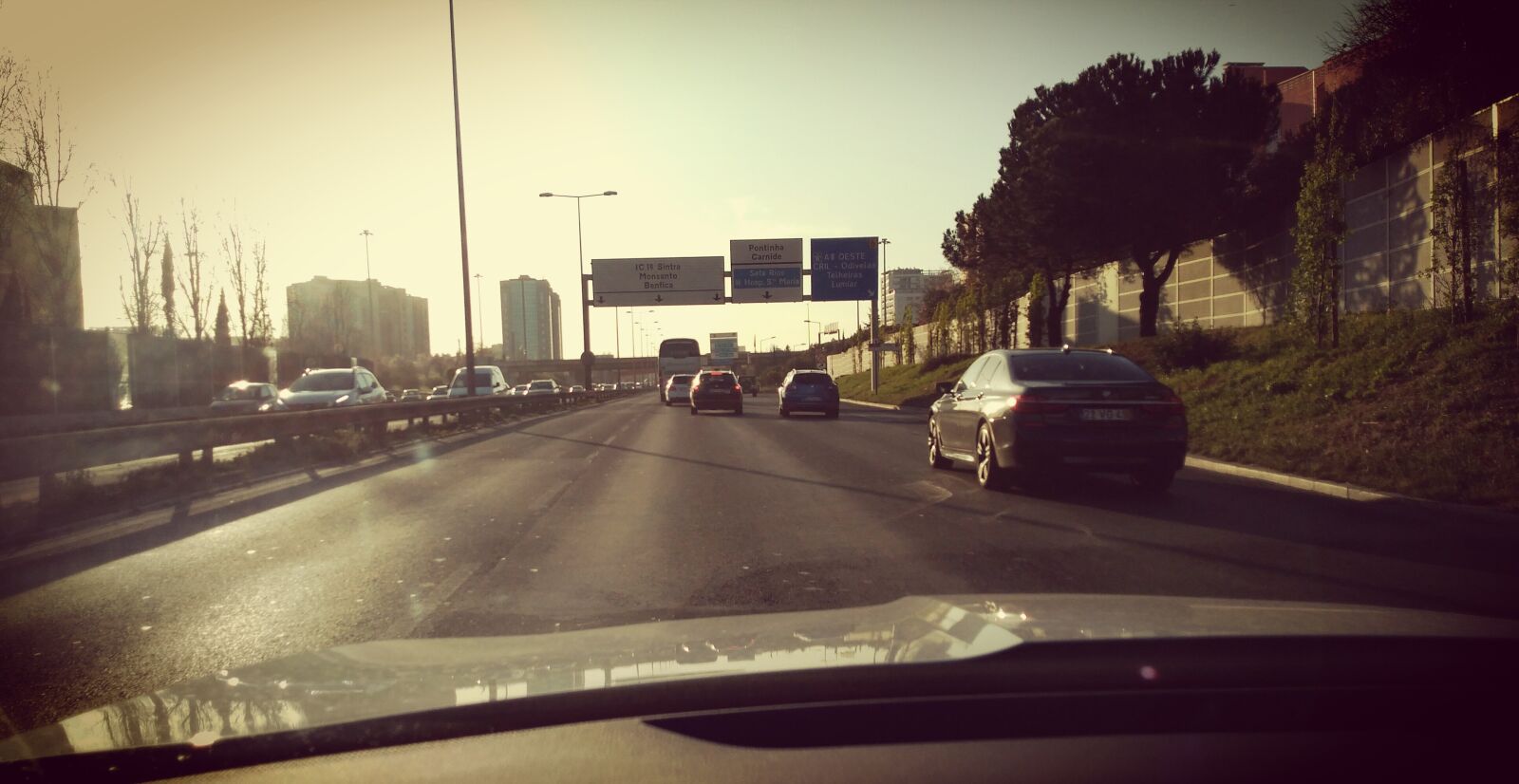 HUAWEI P9 LITE MINI sample photo. Lisbon, covid-19, traffic photography