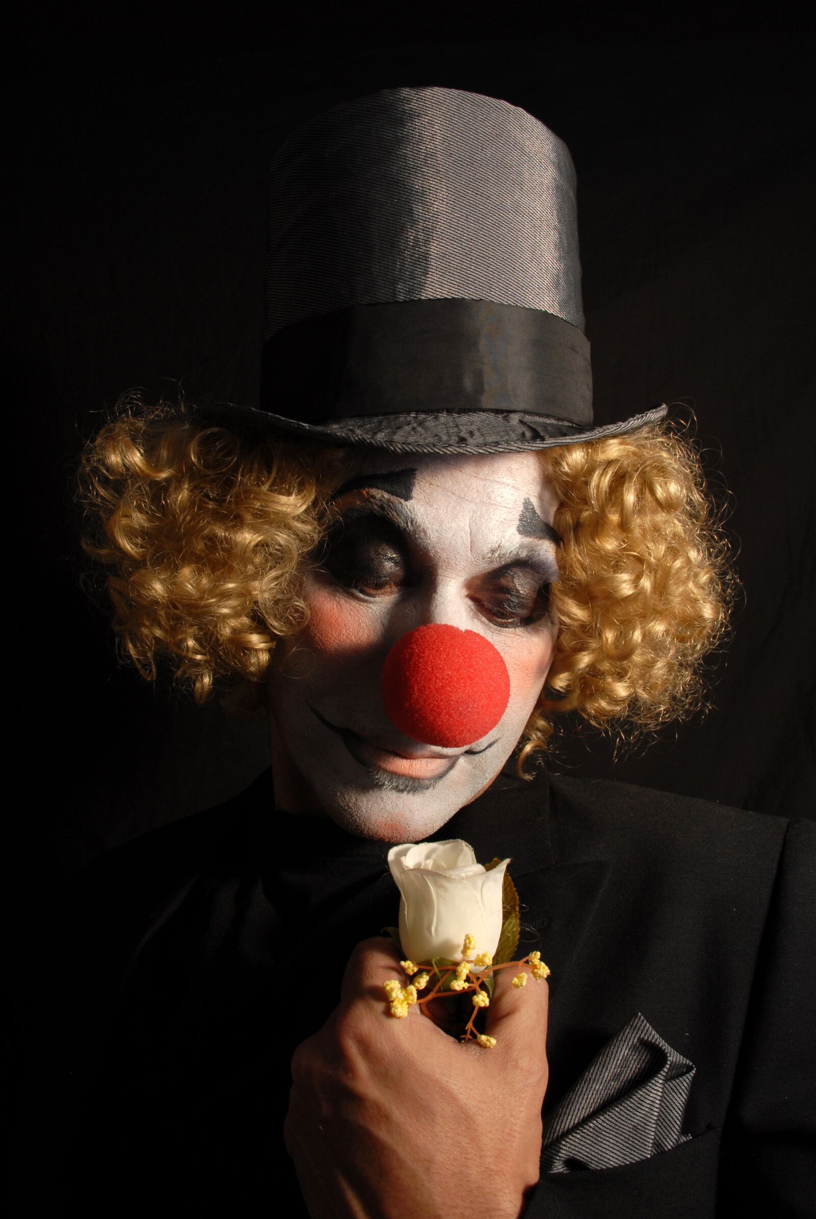 Nikon D200 sample photo. Color, sad, clown photography