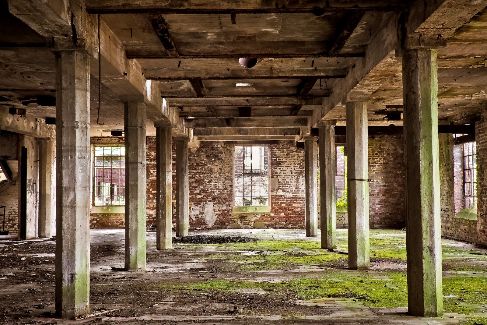Olympus OM-D E-M10 sample photo. Lost places, rooms, abandoned photography