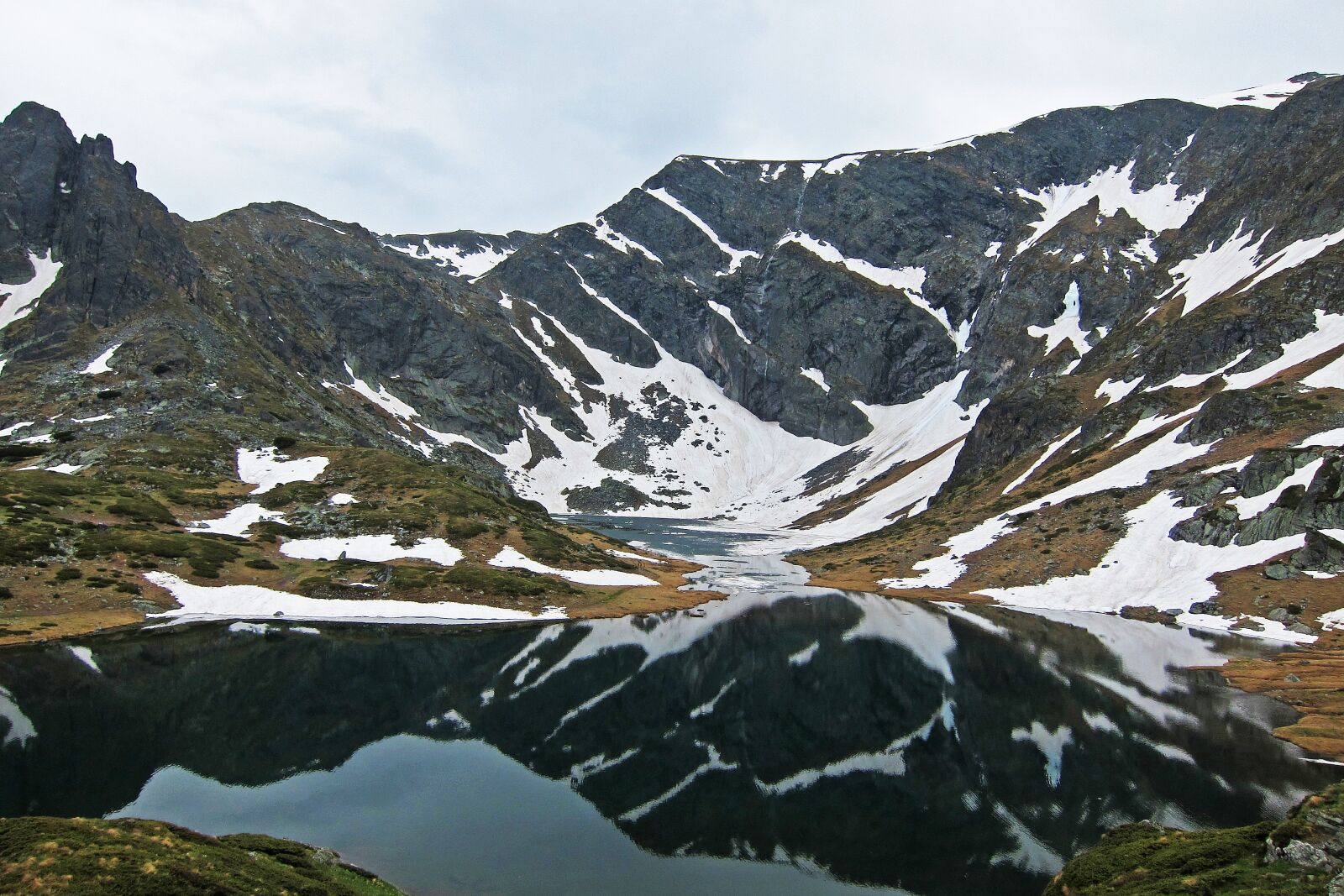Canon PowerShot S95 sample photo. Mountain lake, snow, spring photography