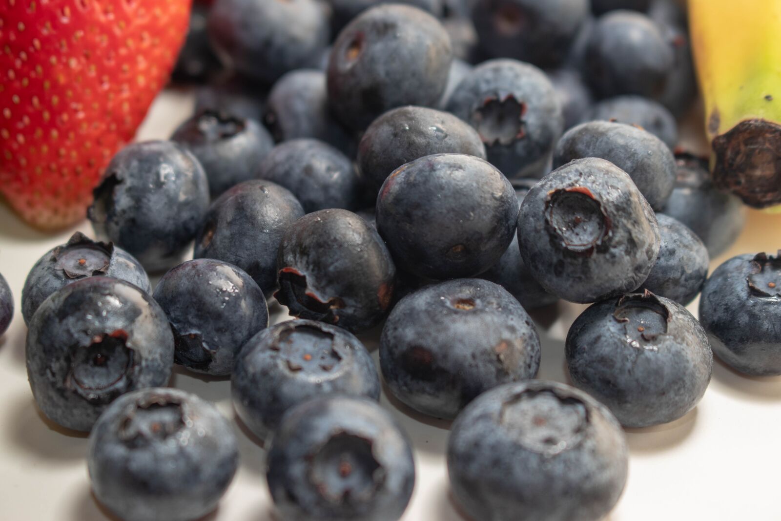 Canon EOS 80D sample photo. Blueberries, bananas, strawberries photography