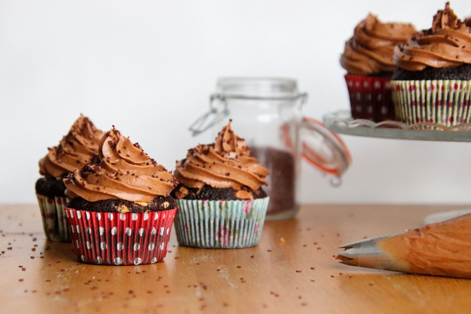 Canon EOS 800D (EOS Rebel T7i / EOS Kiss X9i) sample photo. Cupcakes, chocolate, muffin photography