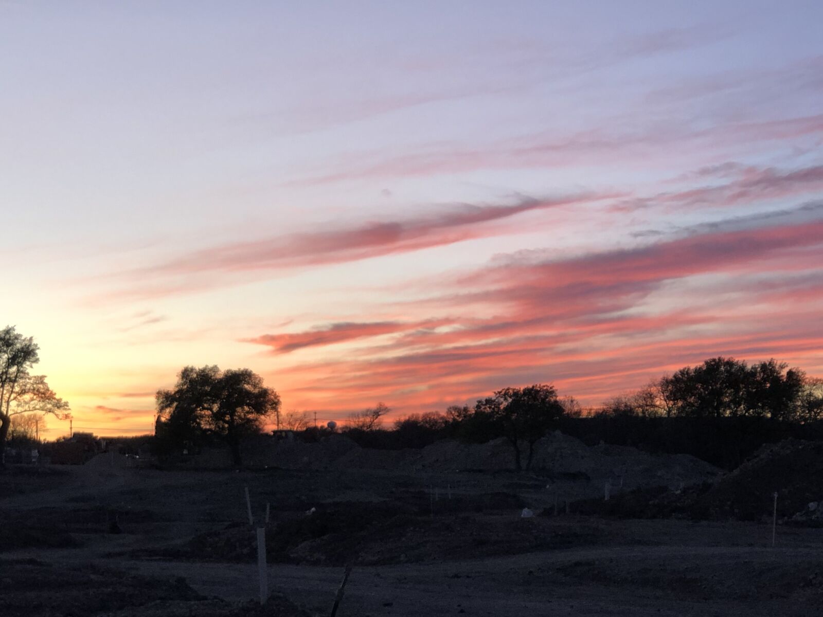 iPhone X back dual camera 6mm f/2.4 sample photo. Sunset, clouds, landscape photography