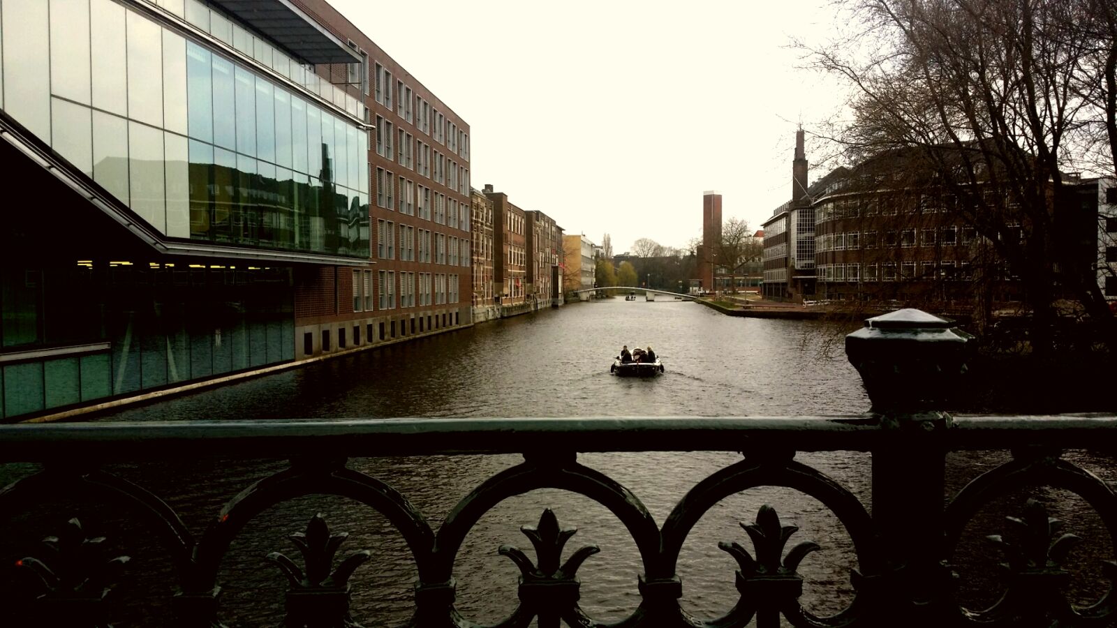 Samsung Galaxy S4 sample photo. Amsterdam, boat, canal, netherlands photography