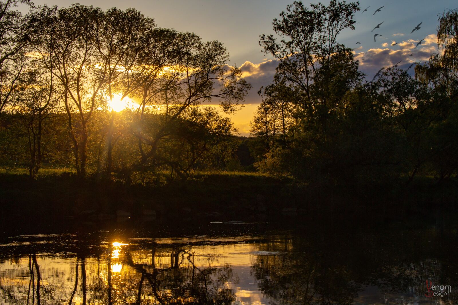 Canon EOS 700D (EOS Rebel T5i / EOS Kiss X7i) sample photo. Sunset, water, sky photography