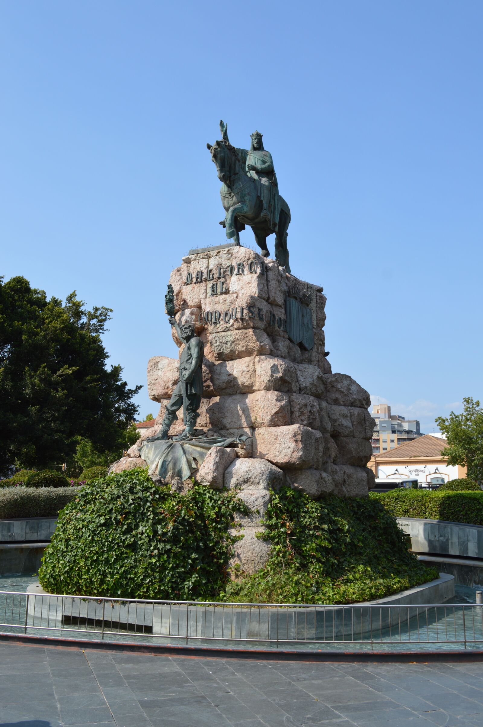 Nikon D3200 sample photo. Statue, jaime i, placa photography