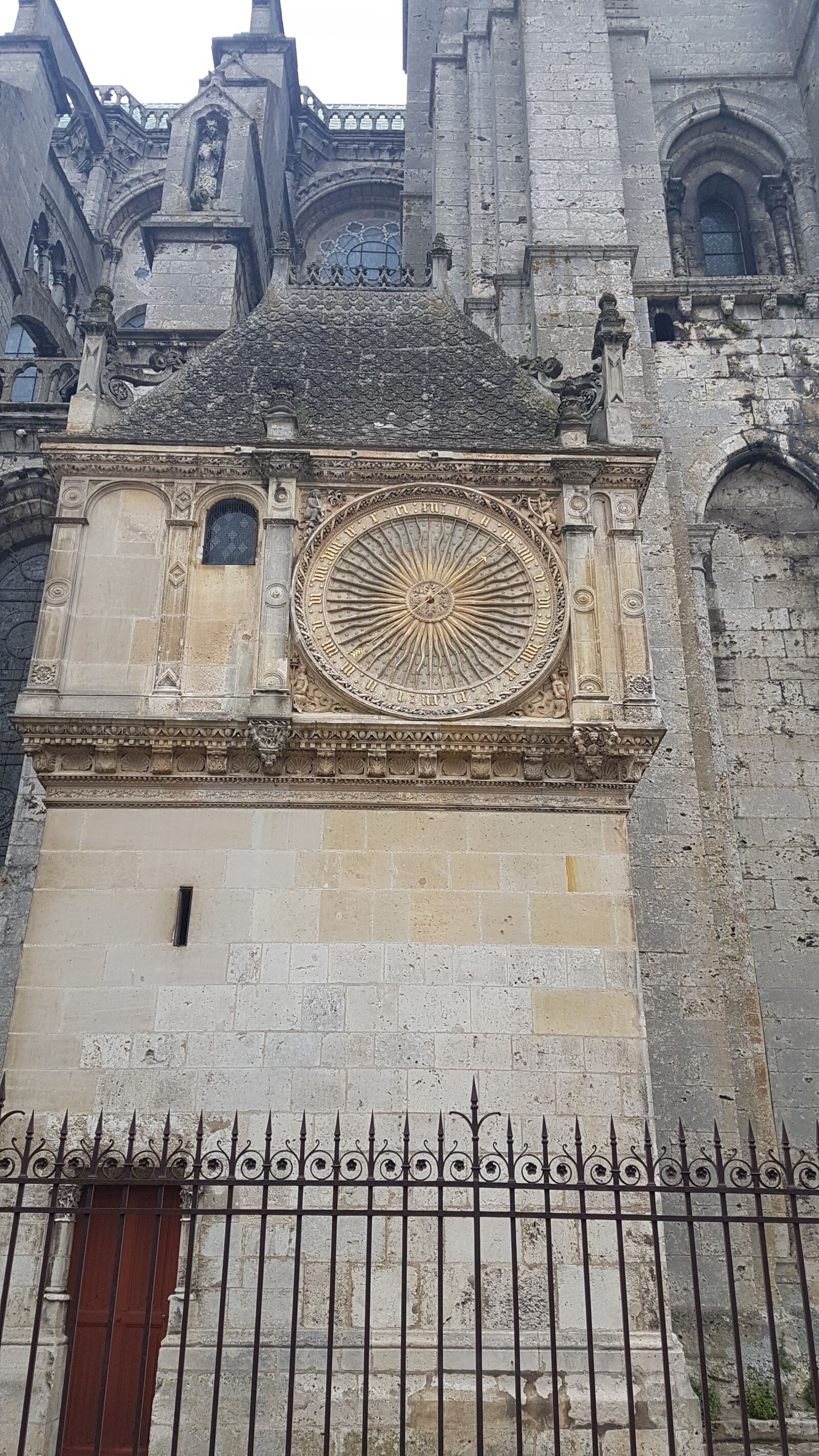 Samsung Galaxy S7 Edge sample photo. Chartres, cathedral, saints photography