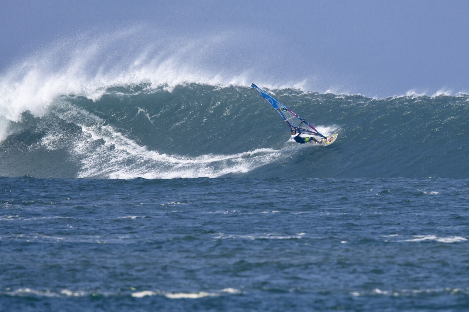 Canon EF 500mm F4L IS USM sample photo. Wind surfing, big waves photography