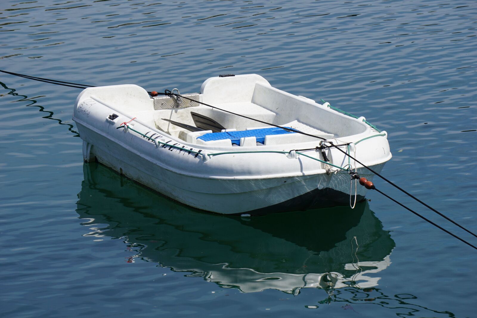 Sony E 55-210mm F4.5-6.3 OSS sample photo. Barque, bateau, loisirs photography